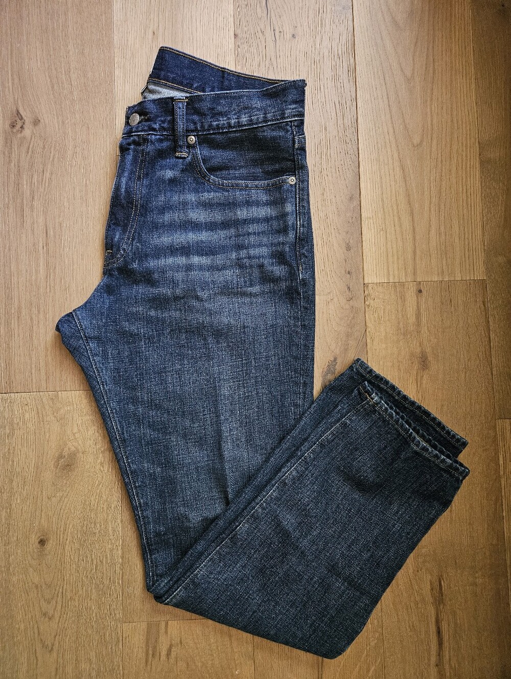 Athletic Tapered Fit Jeans. 33 Waist.